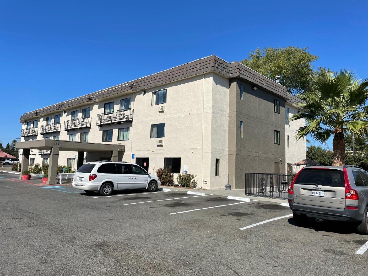 Sutter Inn Yuba City Exterior foto
