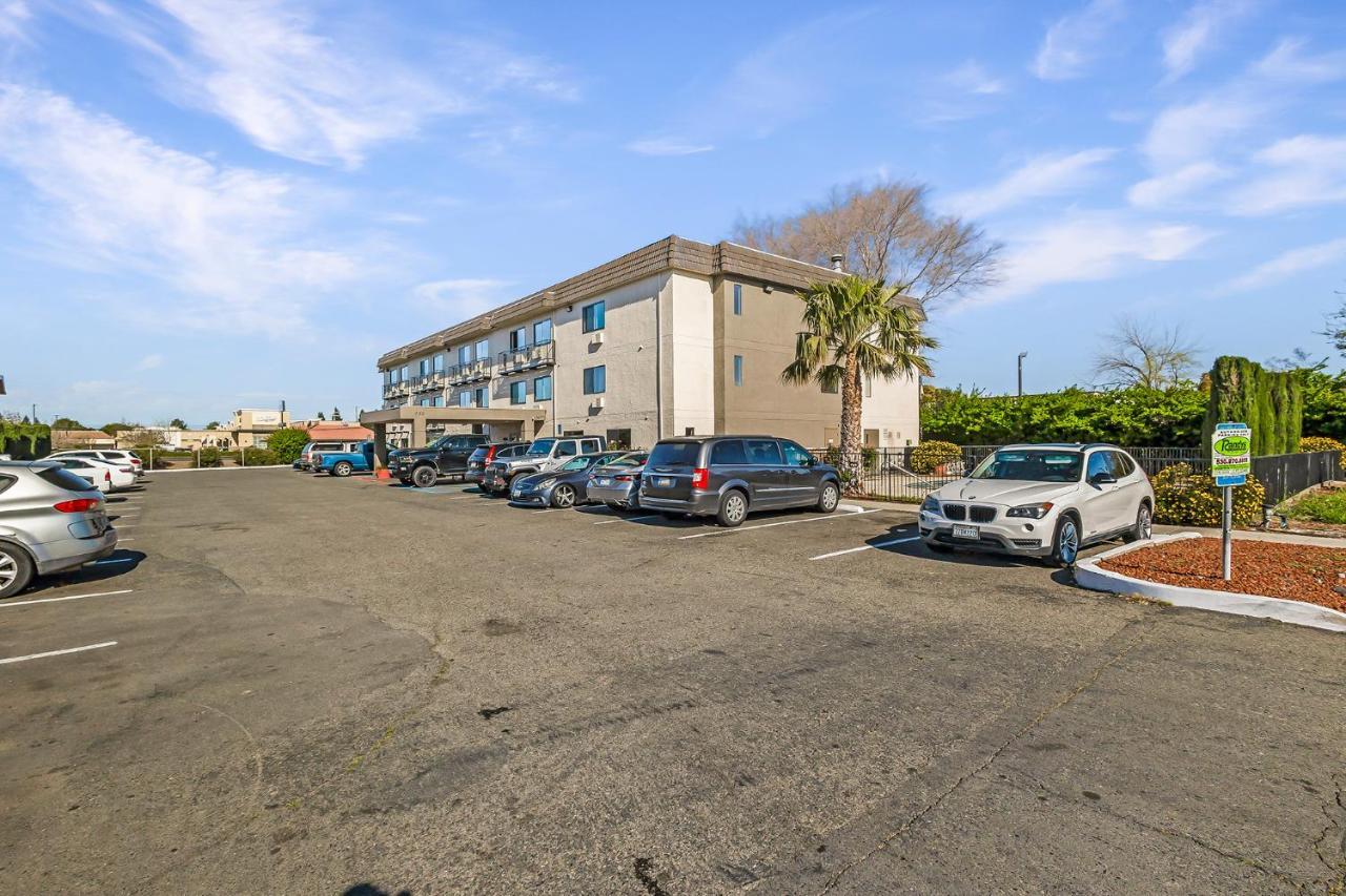 Sutter Inn Yuba City Exterior foto